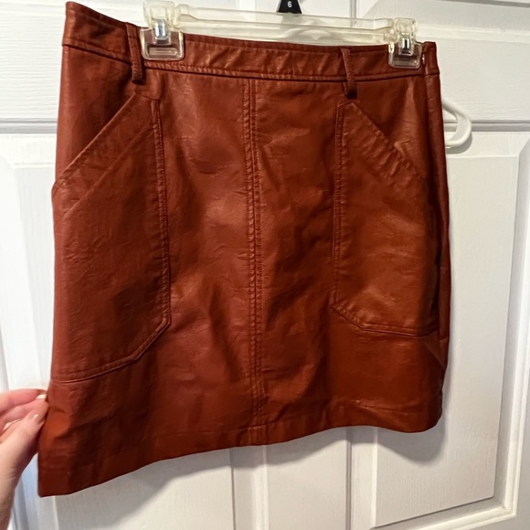 Faux leather skirt - Picture 4 of 4